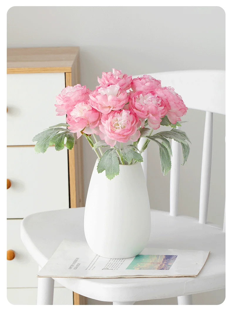 Elegant White Ceramic Vase - Modern Home Decor for Flower Arrangements