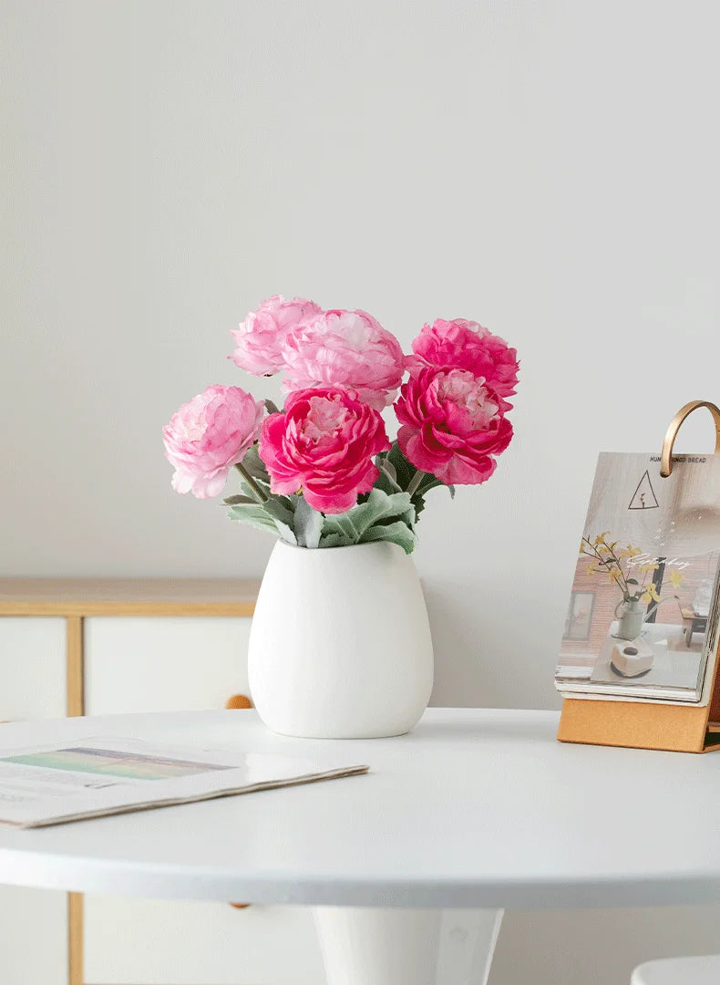 Elegant White Ceramic Vase - Modern Home Decor for Flower Arrangements